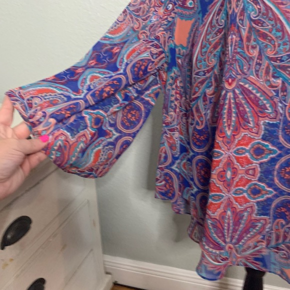 Boutique Multi-Colored Floral Blouse - Picture 2 of 5